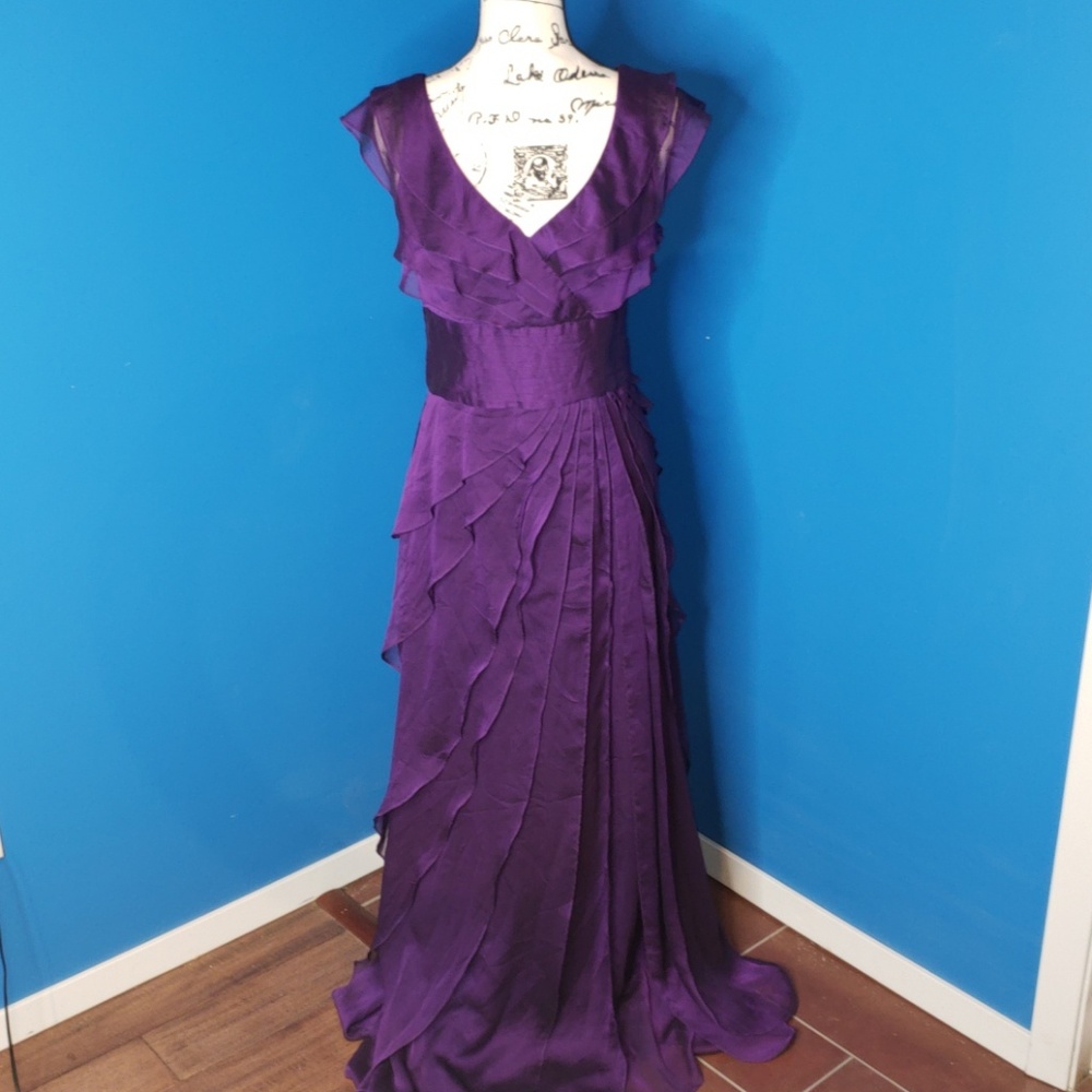 EUC Adrianna Papell Occasions Purple Formal Gown